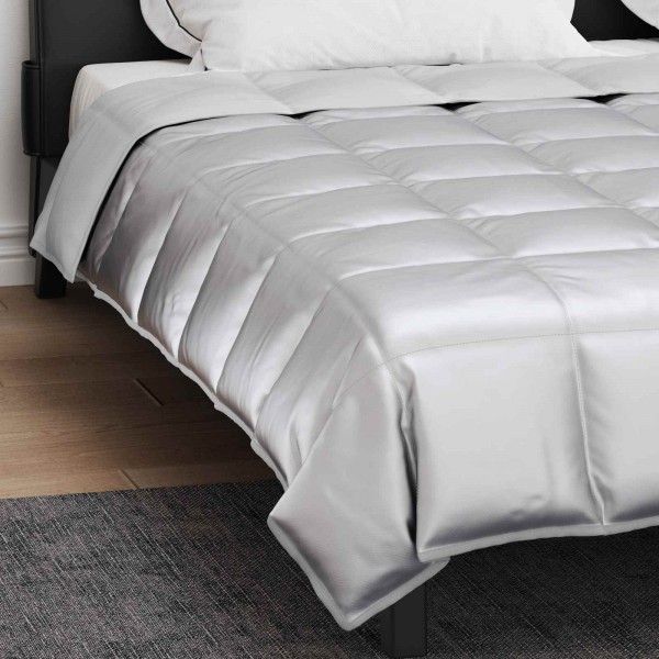 Зимна олекотена завивка Silky Comfort с полиестерен пълнеж, 300 г/м², сребриста