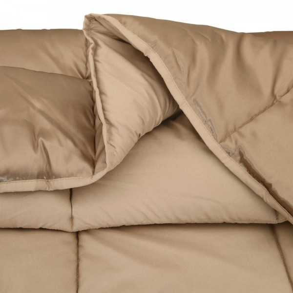 Зимна олекотена завивка Silky Warm с полиестерен пълнеж, 450 г/м², златиста