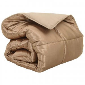 Зимна олекотена завивка Silky Warm с полиестерен пълнеж, 450 г/м², златиста