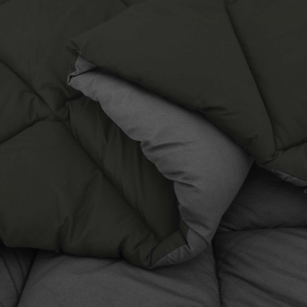 Зимна двуцветна олекотена завивка Color Arctic с полиестерен пълнеж, 450 г/м², в черно и антрацит